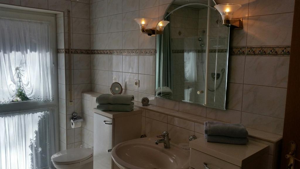 Hotel-Pension Haus Hubertus Weigendorf Habitación foto